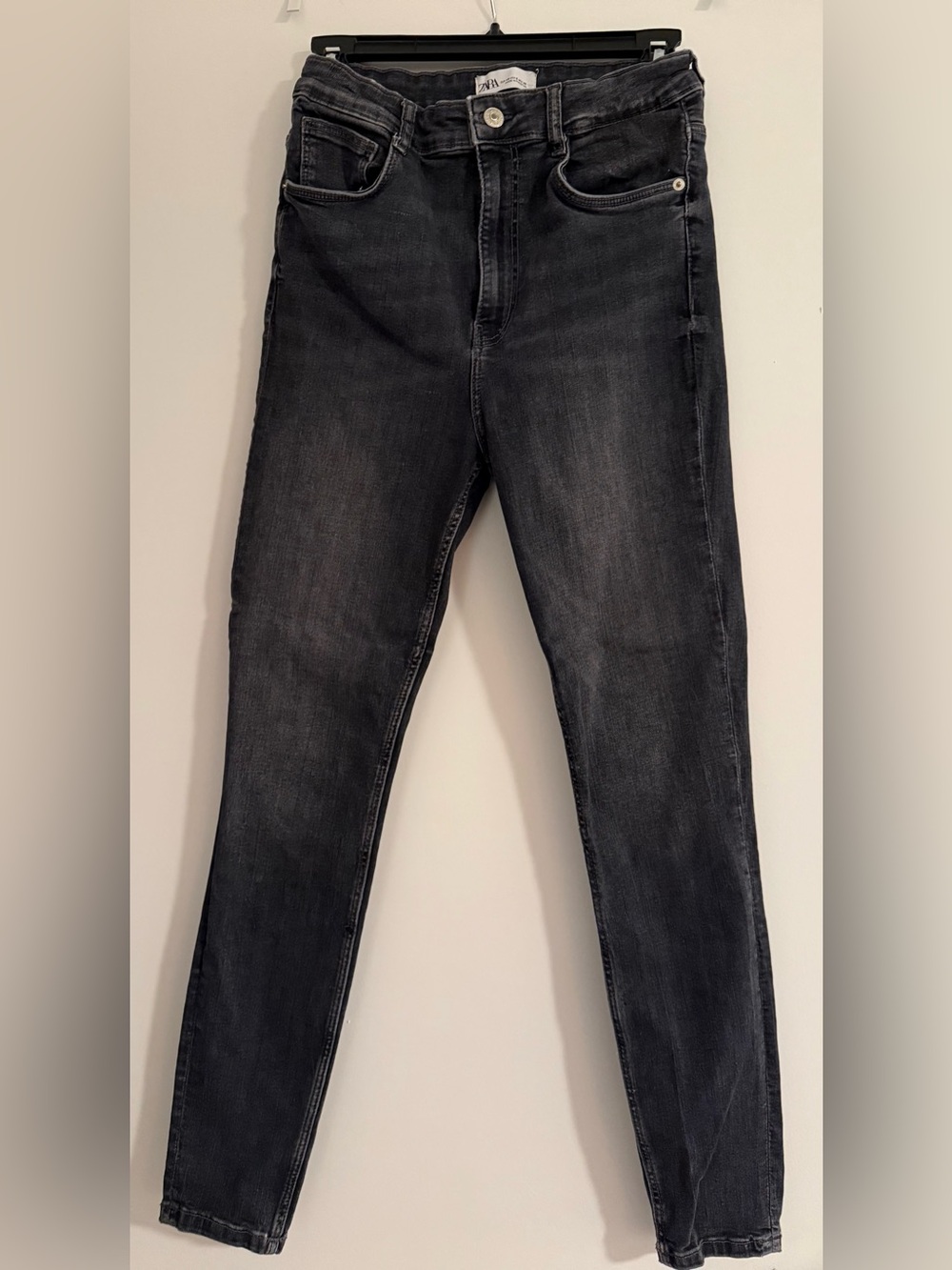 Zara Women's Skinny Jeans in Washed Black